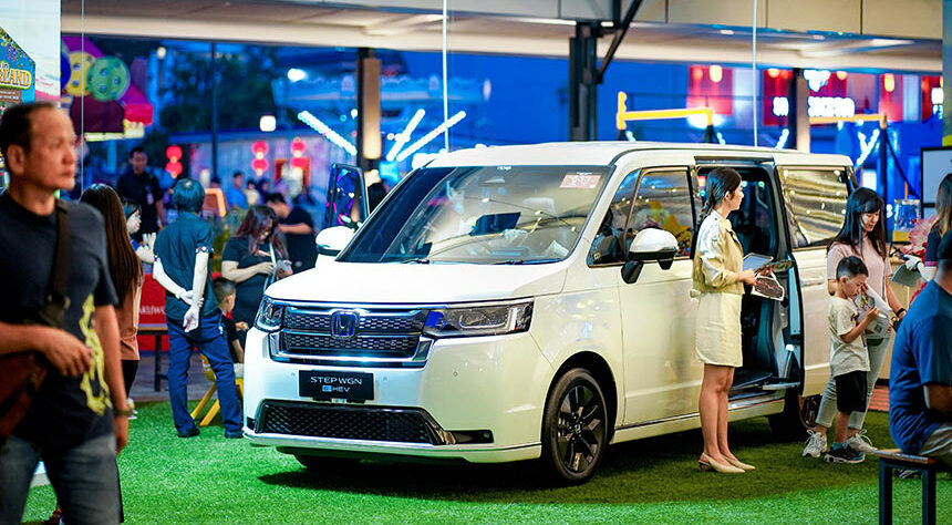 Honda STEP WGN e:HEV Tampil di Honda in Wonderland Surabaya Honda STEP WGN e:HEV Tampil di Honda in Wonderland Surabaya