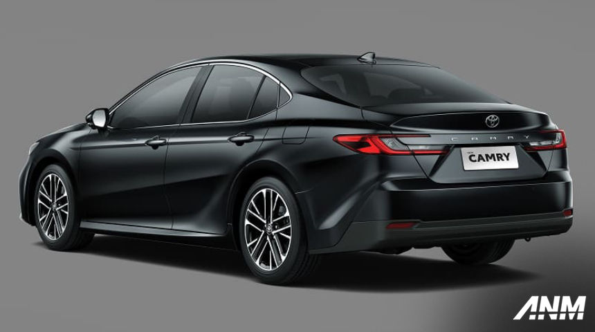 Berita, camry-gasoline: Toyota Camry Kini Tersedia Varian Non-Hybrid, Harganya Rp 800 Jutaan!