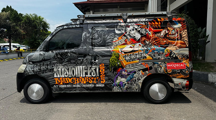 booth-MaxDecal-Kustomfest