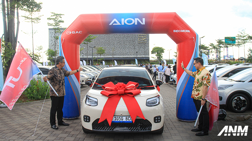 Berita, aion-ut-handover-ceremony-1: GAC Indonesia Mulai Kirim Aion UT Secara Perdana ke Konsumen
